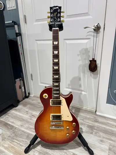 Gibson Les Paul Standard, View more