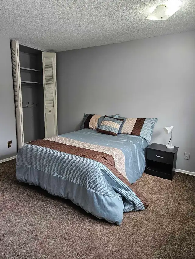 WALKING DISTANCE TO POLYTHECNIC  ROOMS FOR RENT MALES STUDENTS in Room Rentals & Roommates in Lethbridge - Image 8