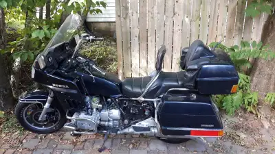 For parts or restore, comes with both side covers, no battery, ran when parked but needs head gasket...