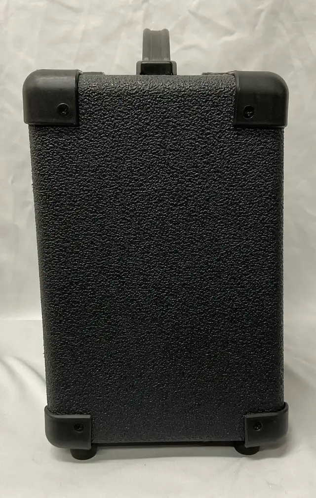 DEAN MARKLEY ENTRY LEVEL AMP in Amps & Pedals in North Bay - Image 5