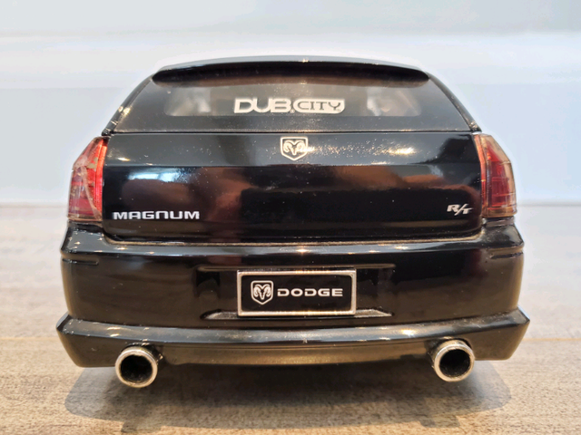 1:18 Diecast Jada Dub City 2006 Dodge Magnum R/T Hemi Black NB