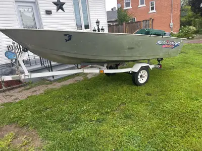 Princecraft Yukon 14 Foot Aluminum with 8 hp Evinrude Works Very Good Gas Tank and Hose, Trailer inc...