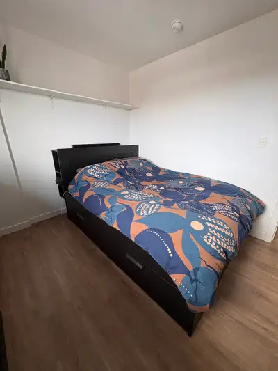 Lit queen IKEA BRIMNES avec tête, View more