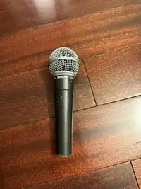 Shure SM58 Dynamic Microphone