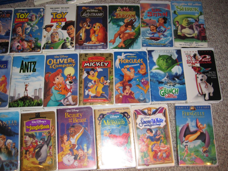 Disney VHS tapes and player CDs, DVDs & Bluray Windsor Region Kijiji