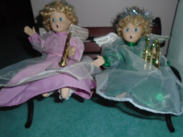 Pr. 11 Inch Angel Carolers on Wooden Bench $15. in Accessories in Thunder Bay