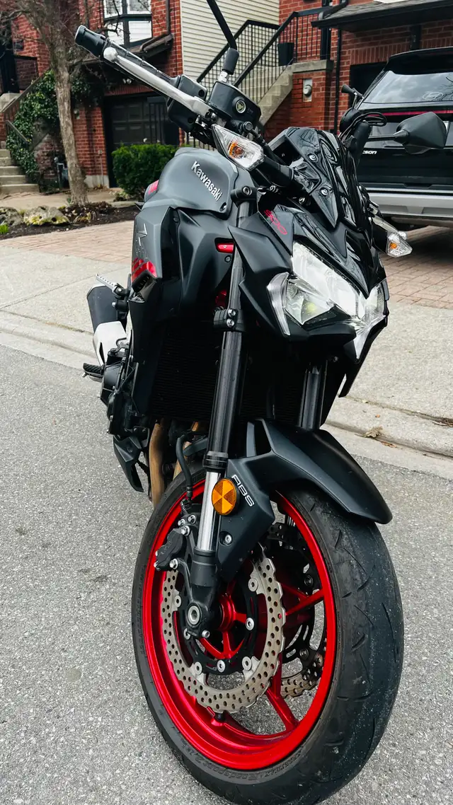 Motorcycle Kawasaki Z900 -2021 in Sport Bikes in Oakville / Halton Region - Image 8