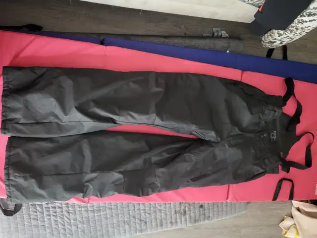ski jacket and pants, mountain warehouse, medium size in Men's in Calgary - Image 4