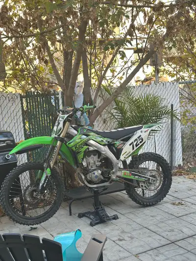 La moto va a1 rien a dire prête pour la saison à qui la chance nego un peux