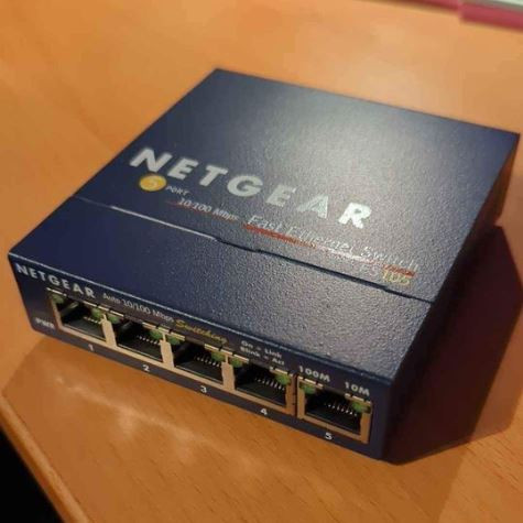 NetGear FS105 Fast Ethernet Switch in Networking in Mississauga / Peel Region