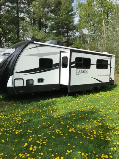 One owner 2016 Keystone Laredo 27RB in very good condition. Just washed and waxed and UV protection...