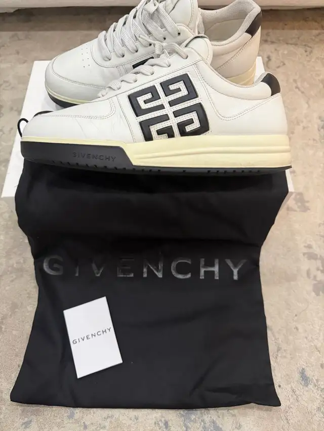 Givenchy 4G Sneaker Mens size 9US 42 EU in Men's Shoes in City of Toronto - Image 10
