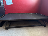 Metal bed frame for twin size mattress - good condition