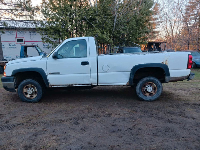 2007 Chevrolet Silverado 2500 HD Regular Cab in Cars & Trucks in Pembroke - Image 4