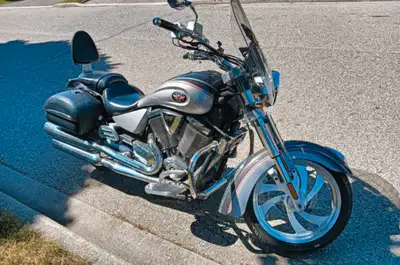 I am selling my 2006 Victory Kingpin with 91711 KMS on it. It has a V Twin, 2 cylinder 4 stroke engi...