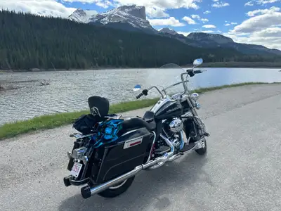 AMAZING 2010 Harley-Davidson FLHR Road King Touring Bike! Enjoy your dream ride today, mount and rid...