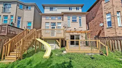 Large Basement Apartment in Mississauga, 1 br + den