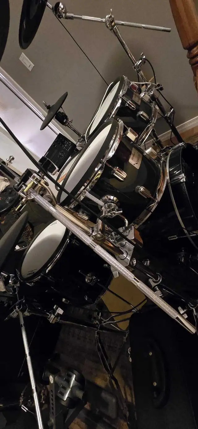 Roland VAD506 electronic drum kit in Drums & Percussion in Belleville - Image 2