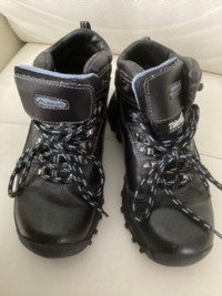 Tinsulate leather hiking boots -women’s size 8  Very good condit