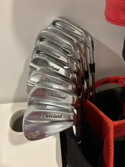 Cleveland 588 Precision Forged MB CB combo iron set, 3 - PW, s300 stiff shafts, OG lamkin grips, sto...