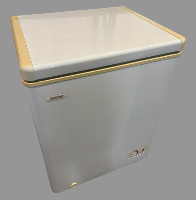 Danby Chest Freezer 3.6 cu. ft. Capacity White in Freezers in City of Toronto - Image 5