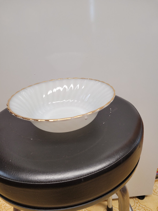 VTG Anchor Hocking “Fire King” Milk Glass Serving Bowl in Arts & Collectibles in Dartmouth