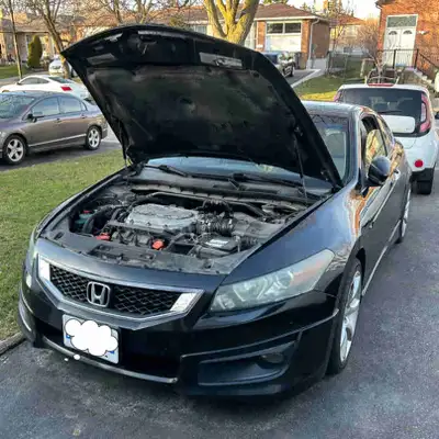 2009 Honda Accord Coupe V6 EX-L Runs and Drives no problem. Front Brakes need replacing. 277,000kms...