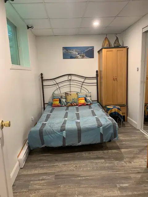 Studio for rent in the basement: bright and fully furnished63234605492225122