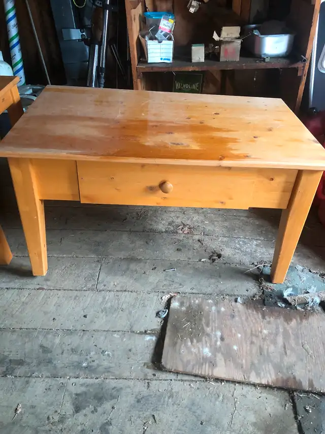 Canwood pine  coffee table,s and night table in Coffee Tables in Whitehorse - Image 2