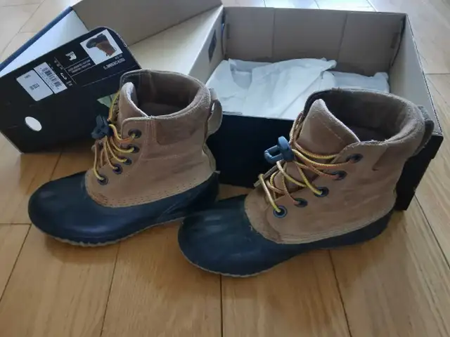 kids Sorel winter boots in Kids & Youth in Markham / York Region - Image 5