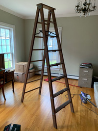 7.5 ft wooden step ladder 