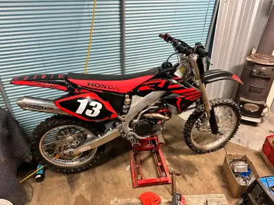 2003 Honda crf 450 fresh rebuilt motor ready for the season. $3500 obo