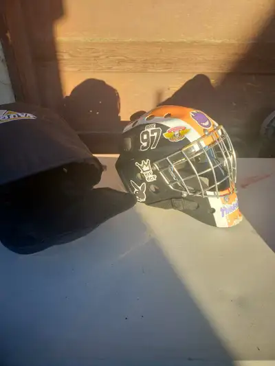 Vaughn Goalie hockey helmet mask used hockey helmet, View more