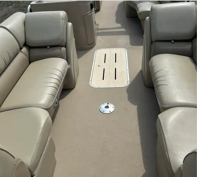 2013 suncatcher elite 326ss tritoon pontoon in Powerboats & Motorboats in Saskatoon - Image 3