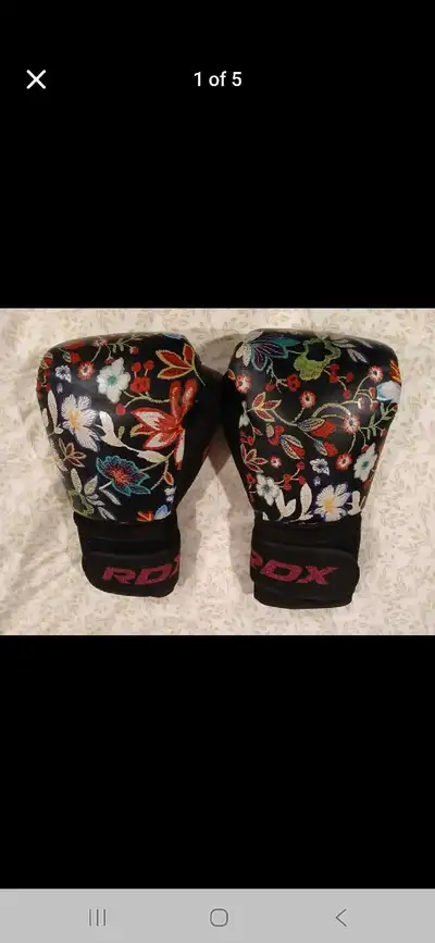 Boxing Gloves 12 oz FL3 Reebok Women New Condition, View more