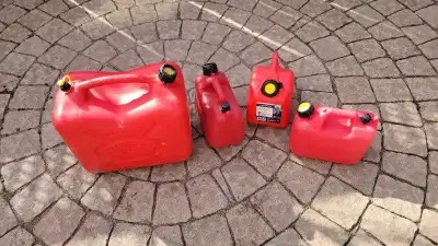Gas Cans 5L & 23L, View more