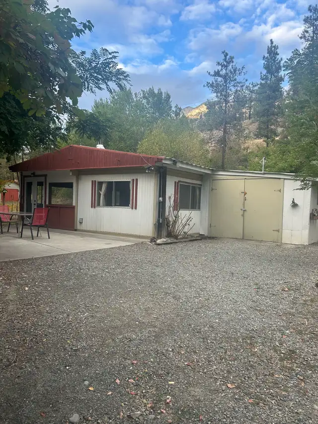 Work Assignment Rental – Furnished 2BR Near Lillooet/Lytton in British Columbia in Canada - Image 3