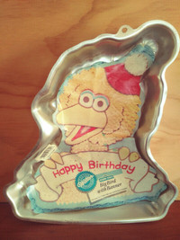 BIG BIRD CAKE PAN: Sesame Street Vintage 90s / Never Used