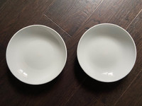 2 x Deep and wide serving glass dishes white bowls