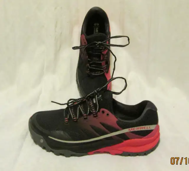 Merrell Women’s Running Shoes in Women's - Shoes in Markham / York Region - Image 2