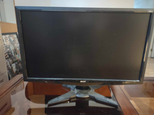 23" Monitor, 1080p resolution in Monitors in City of Toronto