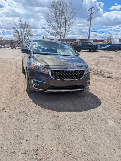 2015 Kia Sedona SXL.V-6. 3.3 liter engine.Automatic transmission ONLY 196.000 KMS.7 passenger.Leathe...