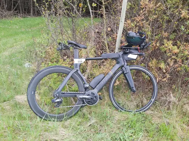 Giant Trinity TRI bike (triathlon) in Road in Ottawa - Image 3