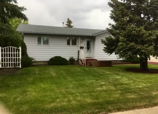  FULL HOUSE FOR RENT – 22 Dumont Cres., Nutana Park -East Side in Long Term Rentals in Saskatoon - Image 2