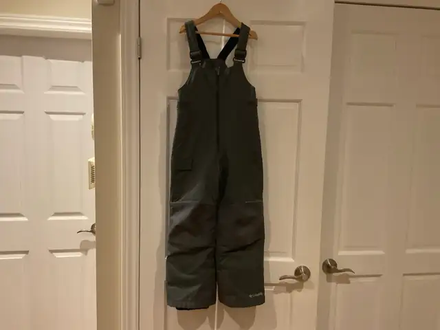 COLUMBIA KIDS WINTER JACKET AND SNOW PANTS 8 YEARS  in Kids & Youth in Mississauga / Peel Region - Image 9