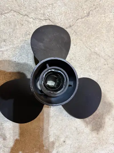 Helice pour 150 hp mercurey Rebâti par professionnel , facture disponible de 129$