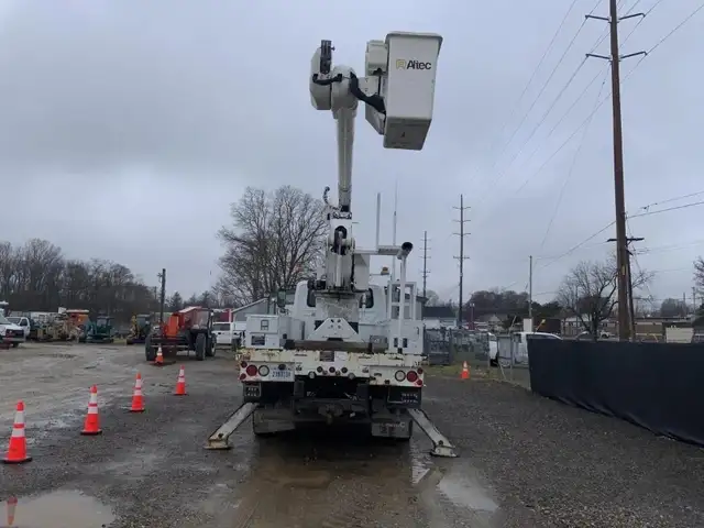 2016  -International Altec AA55-MH. in Other in Napanee - Image 3