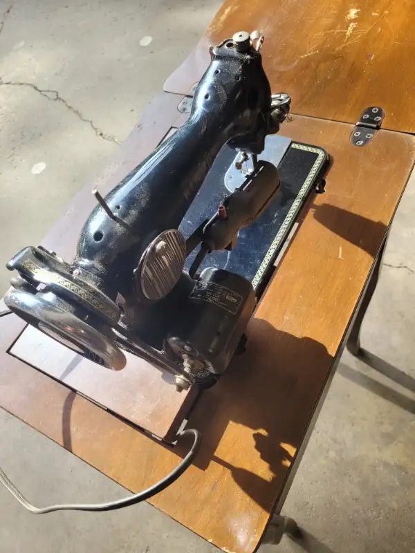 Antique Kenmore Sewing Machine64728171672962123