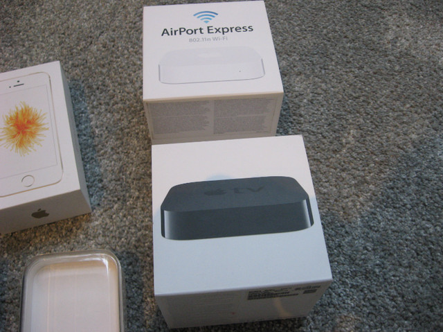 Apple iPhone iPad EMPTY BOXES Assorted Used Lot dans Appareils électroniques  à Ouest de l’Île - Image 3