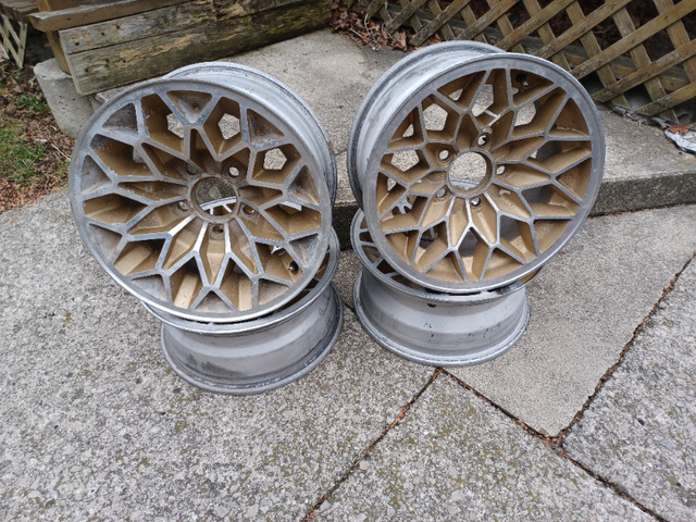 4-P235-55-17  17X8  ORIGINAL FORD MUSTANG RIMS in Tires & Rims in Hamilton - Image 2